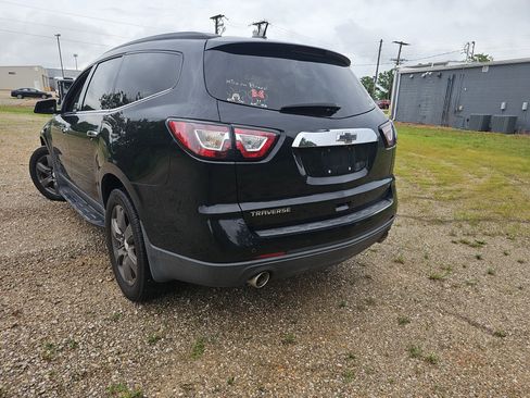 Used 2017 Chevrolet Traverse LT FWD image 4