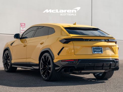 Used 2021 Lamborghini Urus image 4