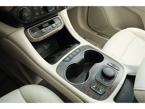 Used 2020 GMC Acadia Denali AWD/4WD image 9