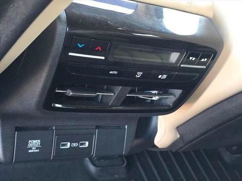 Used 2022 Acura MDX w/ Technology Package AWD/4WD image 31