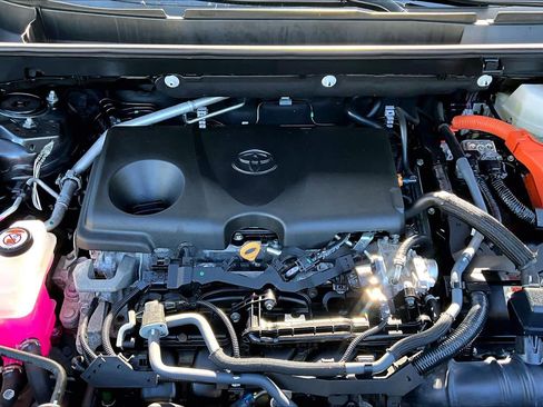 Certified 2024 Toyota RAV4 XLE w/ Convenience Package image 31