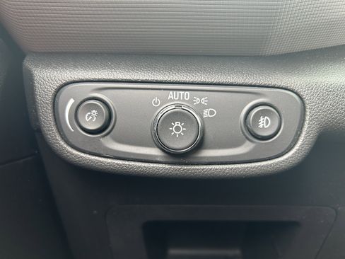 Used 2021 Chevrolet TrailBlazer LT w/ Convenience Package image 19