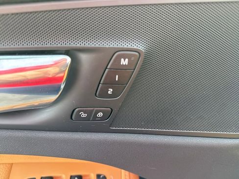 Used 2019 Volvo XC60 T5 Momentum w/ Premium Package image 13