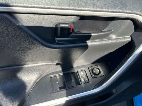 Certified 2020 Toyota RAV4 LE w/ Carpet Mat Package image 11