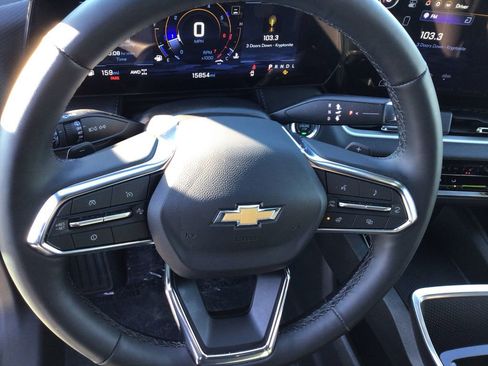 Used 2025 Chevrolet Equinox LT image 17