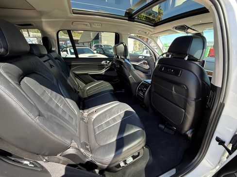 Used 2020 BMW X7 xDrive40i w/ Premium Package image 18