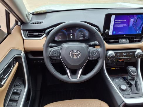 Used 2024 Toyota RAV4 Limited w/ Advanced Technology Package AWD/4WD image 18