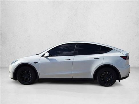 Used 2022 Tesla Model Y Long Range AWD/4WD image 8