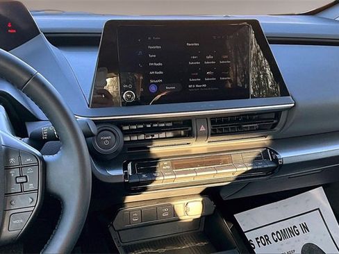 Used 2024 Toyota Prius LE image 9