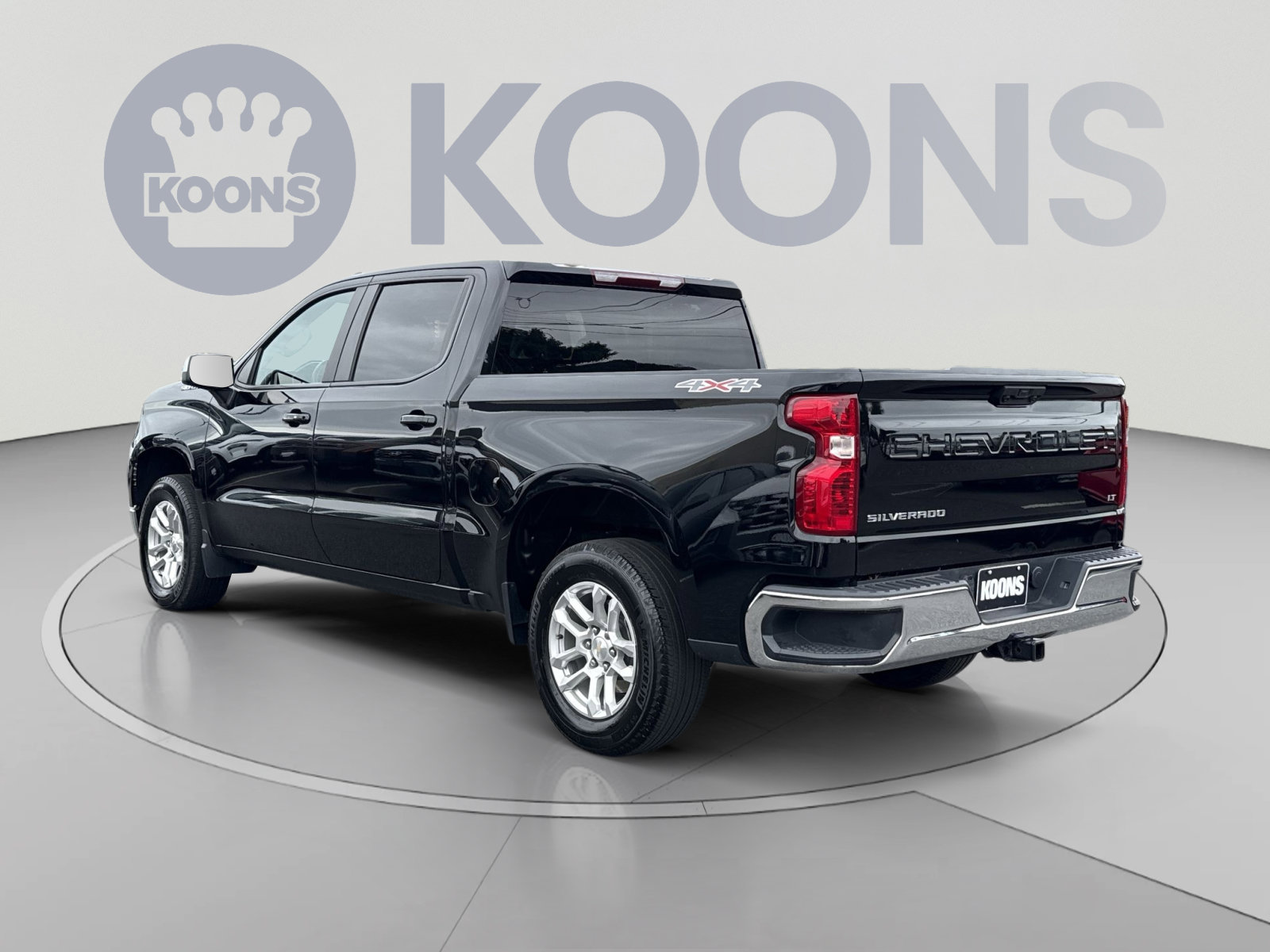 Used 2024 Chevrolet Silverado 1500 LT AWD/4WD image 4