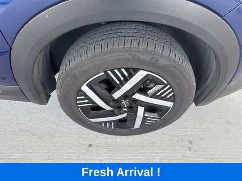 Used 2025 Nissan Kicks SV FWD image 19