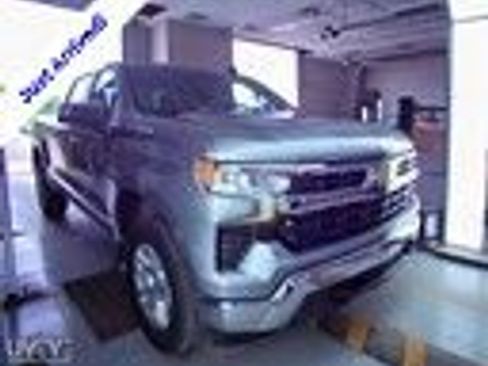 Used 2023 Chevrolet Silverado 1500 LT AWD/4WD image 2