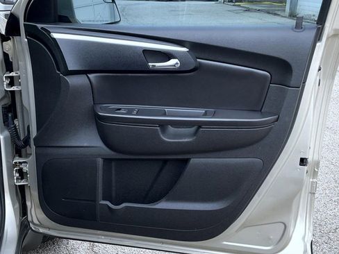 Used 2011 Chevrolet Traverse LT w/ Personal Connectivity Package image 15