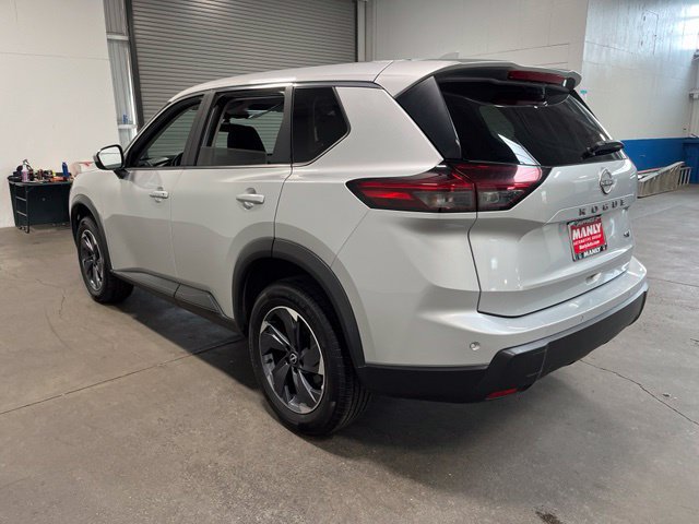 Used 2024 Nissan Rogue SV FWD image 5