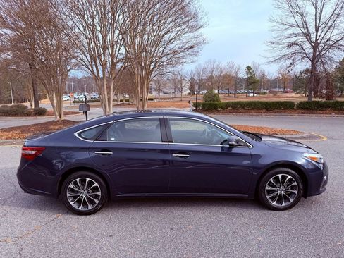 Used 2017 Toyota Avalon image 11