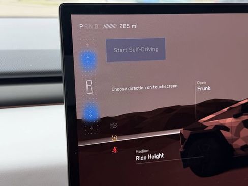 Used 2024 Tesla Cybertruck AWD Crew Cab image 18