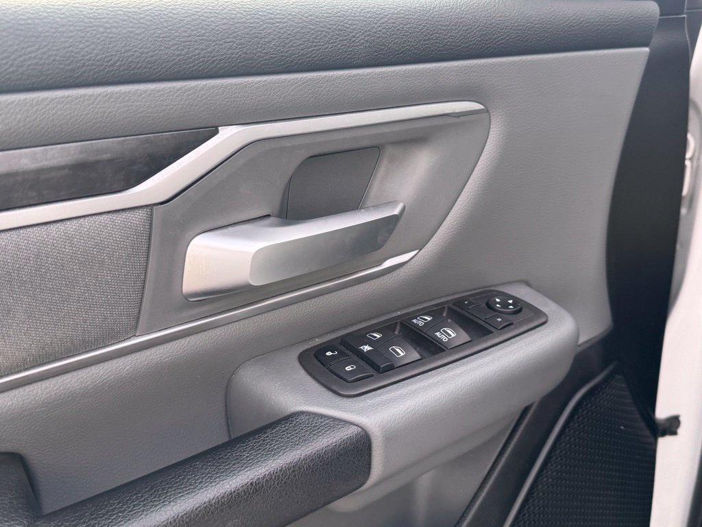 Used 2022 RAM 1500 Big Horn AWD/4WD image 12