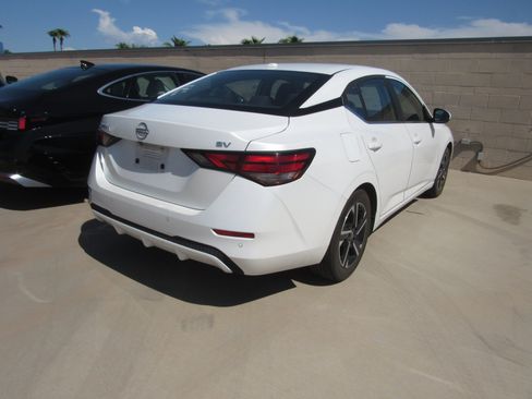 Used 2024 Nissan Sentra SV FWD image 3