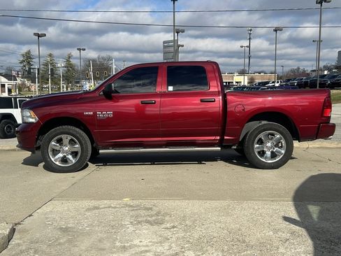 Used 2019 RAM 1500 Express w/ Express Value Package image 9