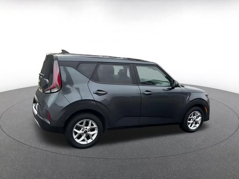 Used 2025 Kia Soul LX w/ LX Technology Package FWD image 14