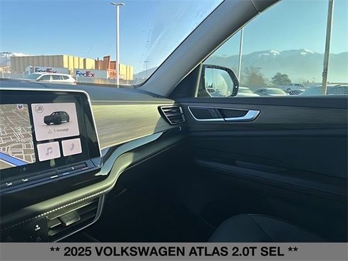 Used 2025 Volkswagen Atlas SEL image 35