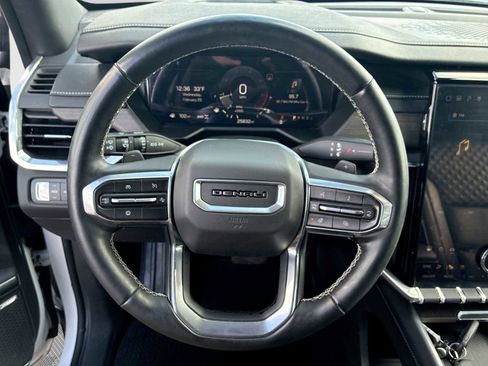 Used 2024 GMC Acadia Denali image 10