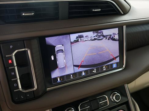 Used 2021 GMC Yukon Denali image 17