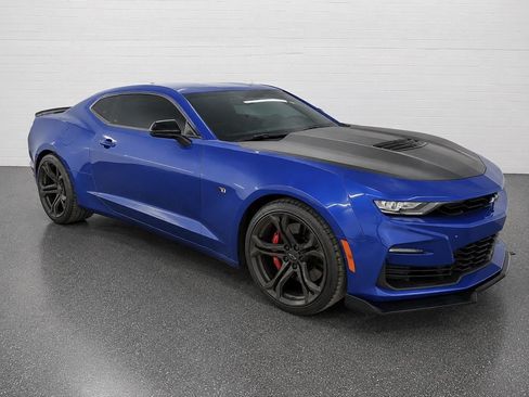 Used 2021 Chevrolet Camaro SS RWD image 5