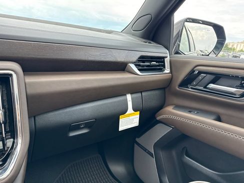 New 2026 GMC Yukon Denali Ultimate AWD/4WD image 26