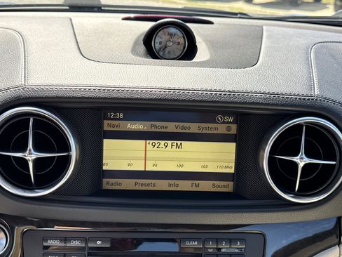 Used 2013 Mercedes-Benz SL 550 image 14