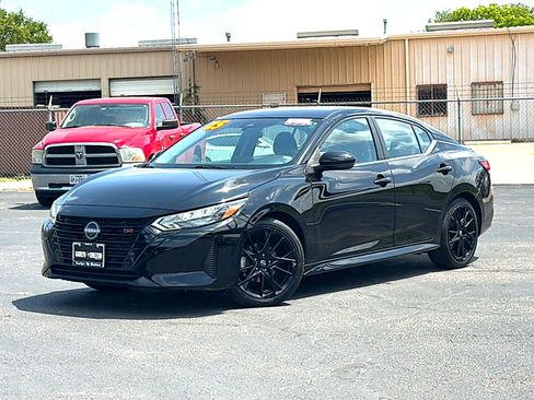 Used 2025 Nissan Sentra SR w/ Midnight Edition FWD image 2