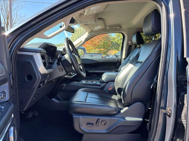Used 2024 Ford Expedition XLT AWD/4WD image 6