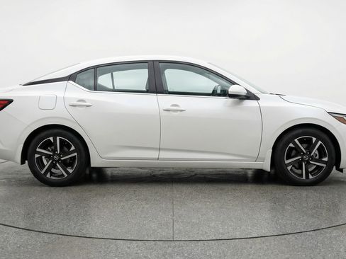 Used 2025 Nissan Sentra SV FWD image 11