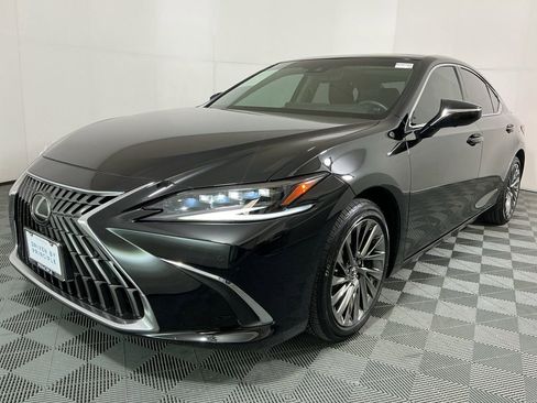 Used 2024 Lexus ES 350 Ultra Luxury image 2