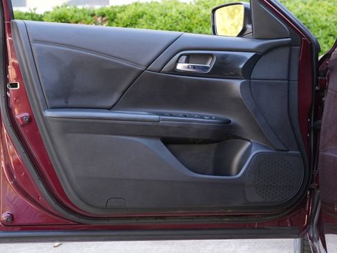 Used 2015 Honda Accord Sport image 38