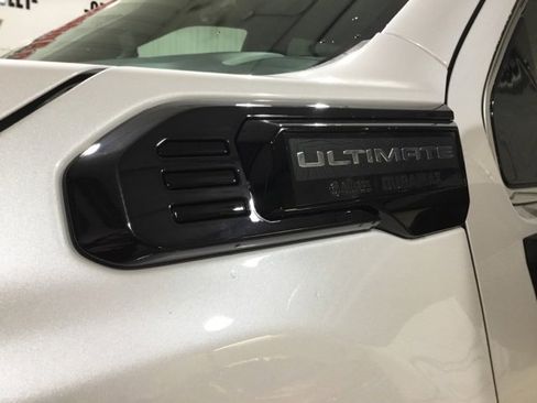 New 2024 GMC Sierra 2500 Denali Ultimate image 13