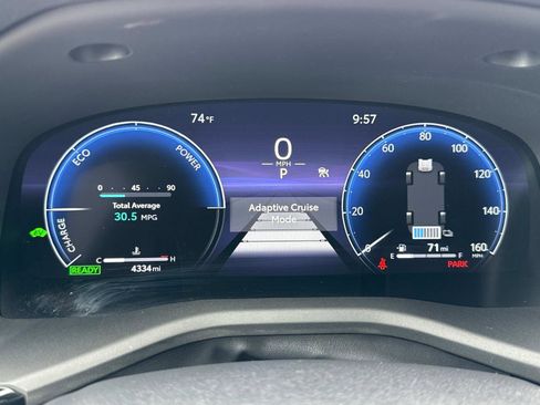 Used 2025 Toyota Camry XLE image 12