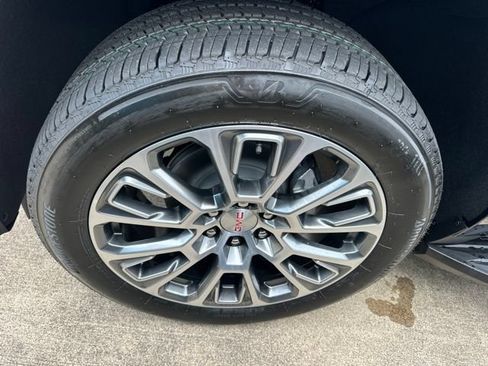 New 2026 GMC Yukon Denali AWD/4WD image 8