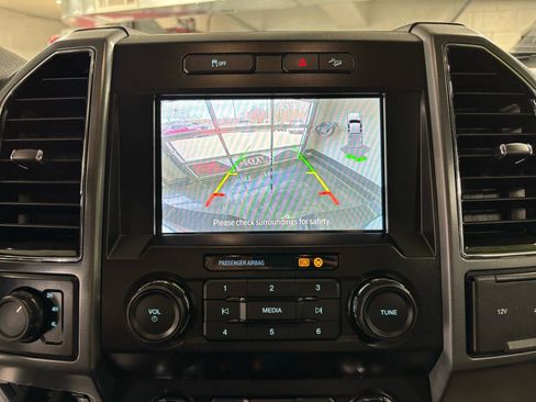 Used 2022 Ford F350 XLT w/ XLT Premium Package AWD/4WD image 34