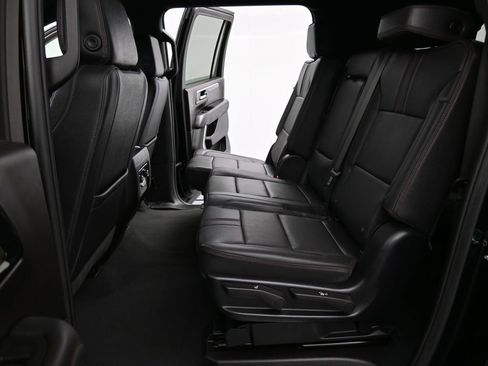 Used 2025 Chevrolet Suburban RST image 12