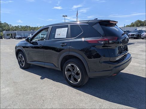Used 2025 Nissan Rogue SV AWD/4WD image 7