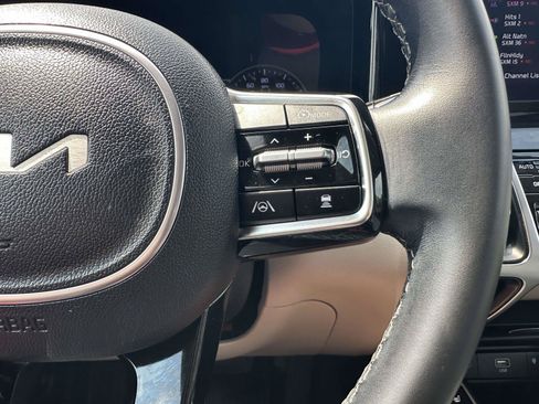 Used 2022 Kia Sorento EX w/ Panoramic Sunroof Package FWD image 14