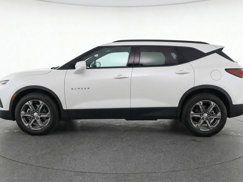 Used 2025 Chevrolet Blazer LT image 5