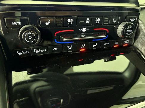 Used 2022 Jeep Grand Cherokee Trailhawk image 33