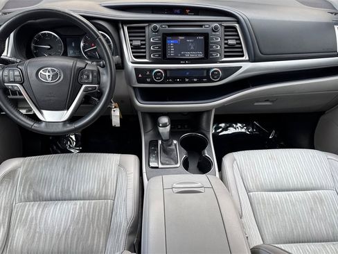Used 2014 Toyota Highlander Plus image 12