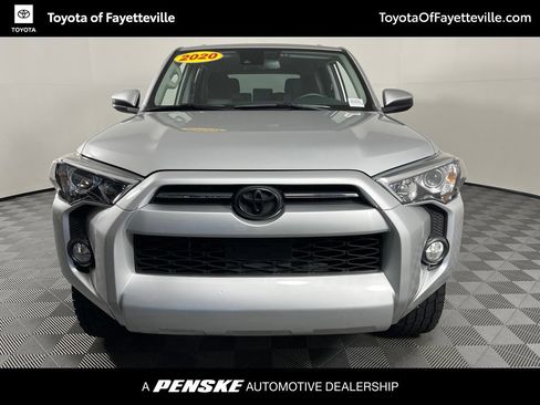 Used 2020 Toyota 4Runner SR5 AWD/4WD image 18