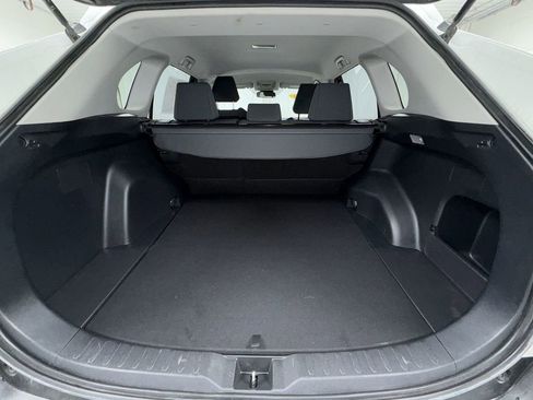 Used 2019 Toyota RAV4 LE image 16