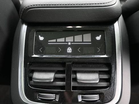 Used 2024 Volvo XC60 B5 Ultimate w/ Climate Package AWD/4WD image 35