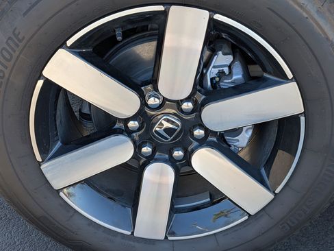 Used 2025 Honda Prologue Touring image 12