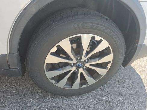 Used 2016 Subaru Outback 2.5i Limited AWD/4WD image 8